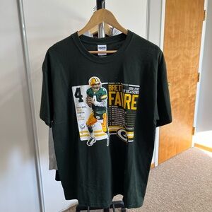 Brett Favre Gildan Dark Green NFL Graphic Tee